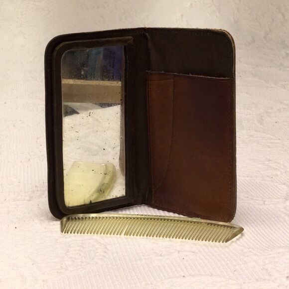Vintage Brown Leather Embossed Peacock Vanity Mirror Wallet Lucite Comb - Picture 7 of 7